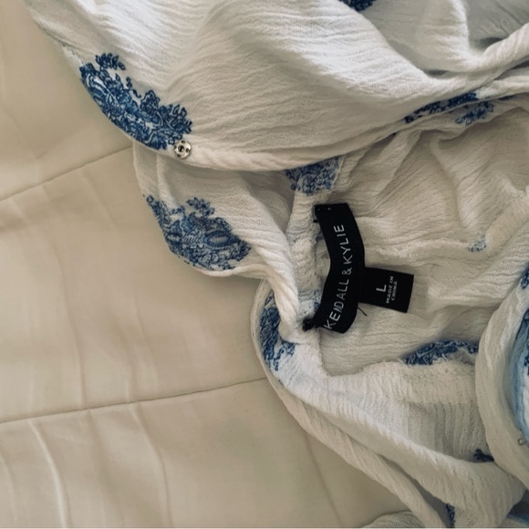 Kendall & Kylie White Romper with Blue Embroidery - Picture 3 of 4